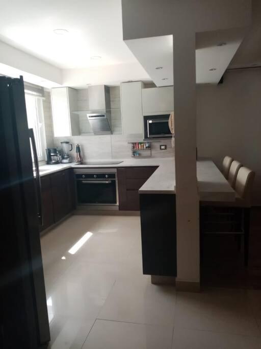 Amalfi Apartment, Spacious & Excellent Location *