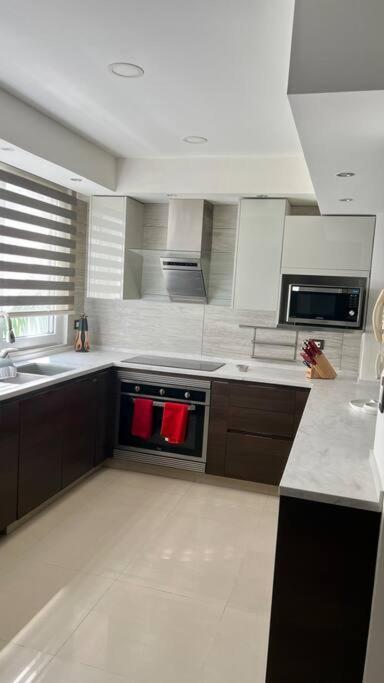 Apartamento Amalfi Apartment, Spacious & Excellent Location *